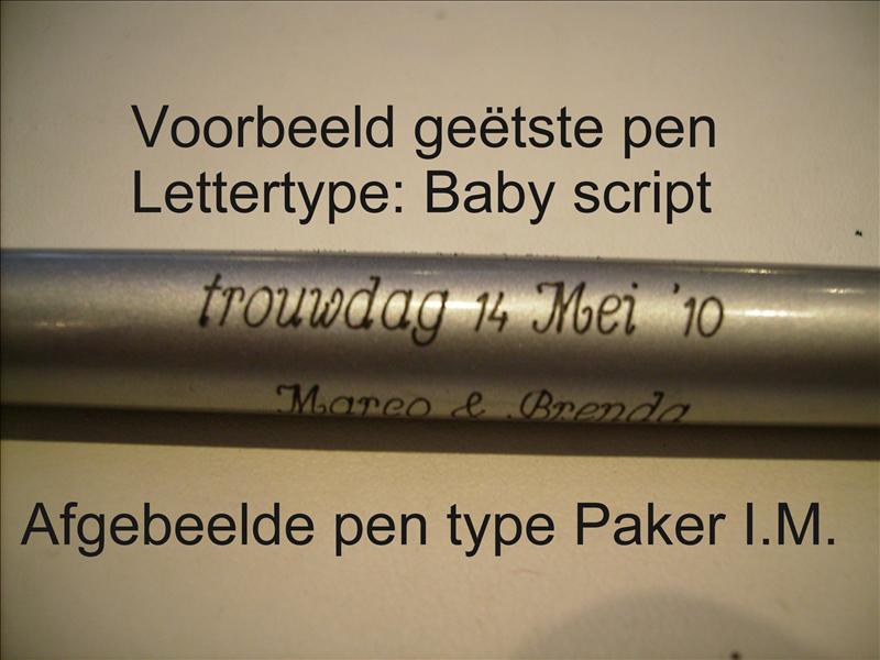 Voorbeeld van een gegraveerde pen met geetste gravure.